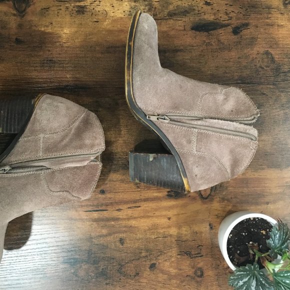 Steve Madden Gray Ankle Booties - Picture 2 of 2